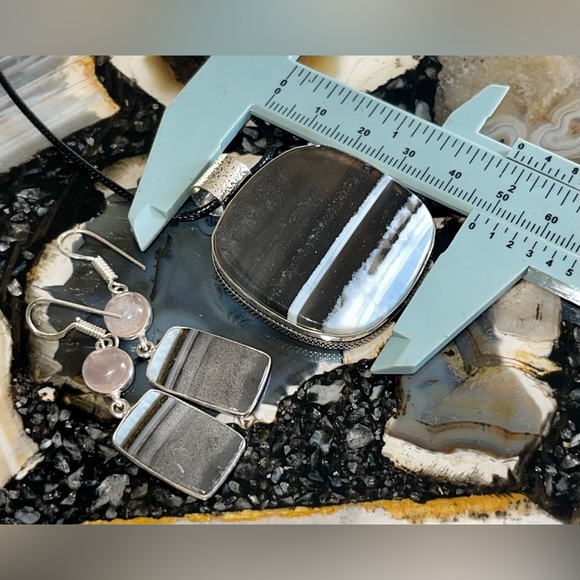 Blue Oweyhee Opal & Rose Quartz Pendant & Earrings - Picture 7 of 10